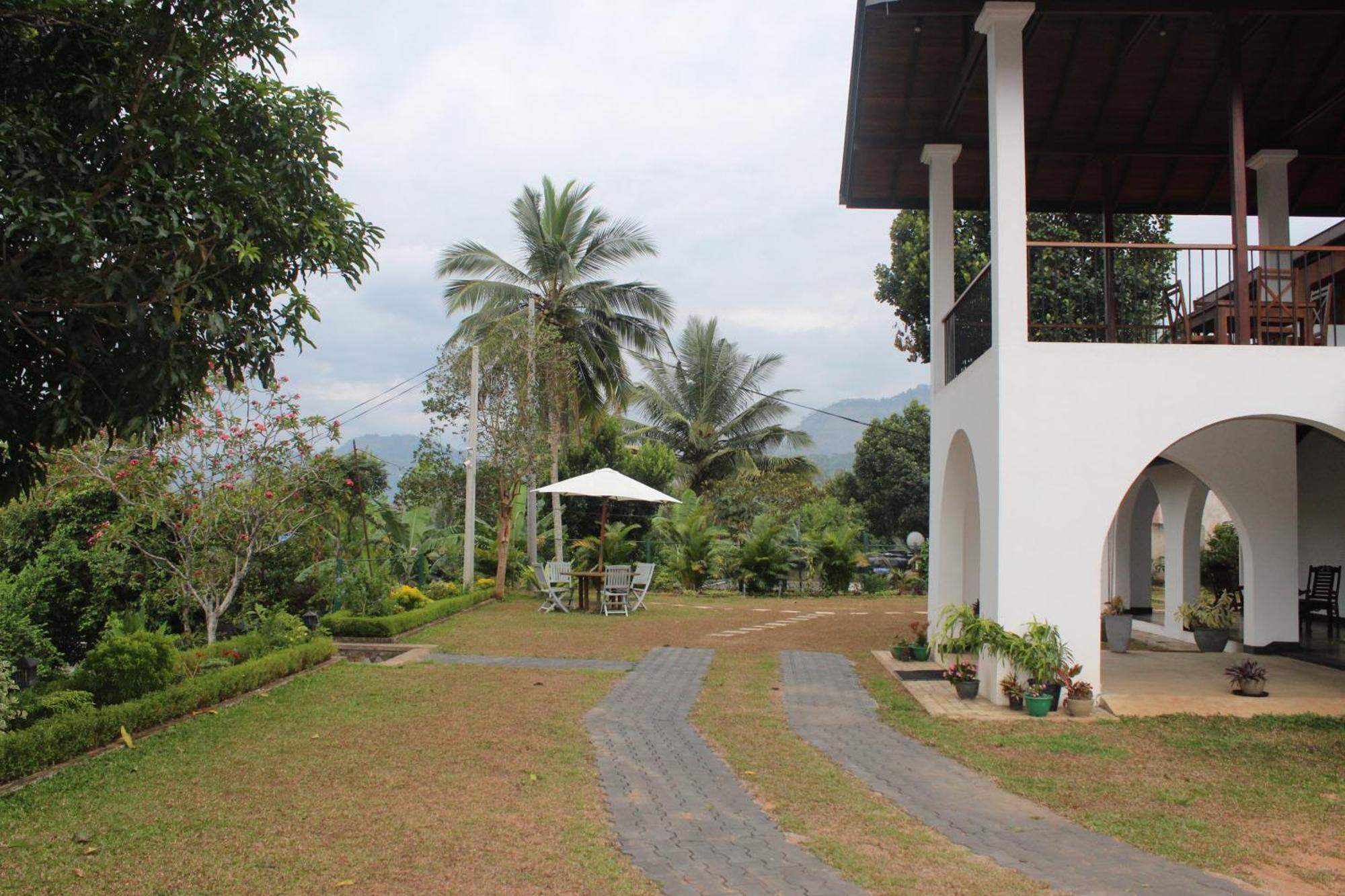 Villa Nilmalee Gampola Exterior foto